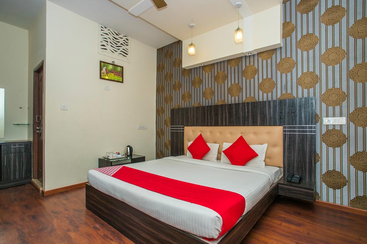 Hotel Venkat Presidency Bangalore Eksteriør billede